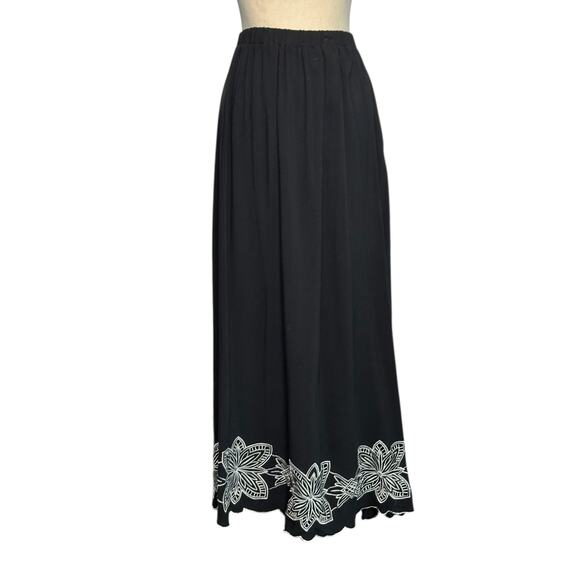 Jane Ashley black white embroidered pull on midi skirt size 2X - Picture 14 of 14